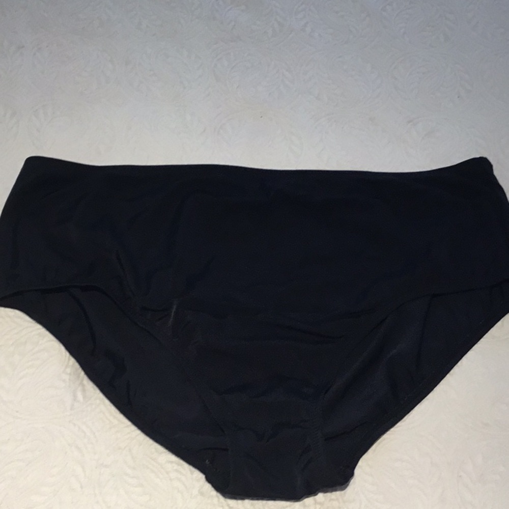 Swim bottoms size 24